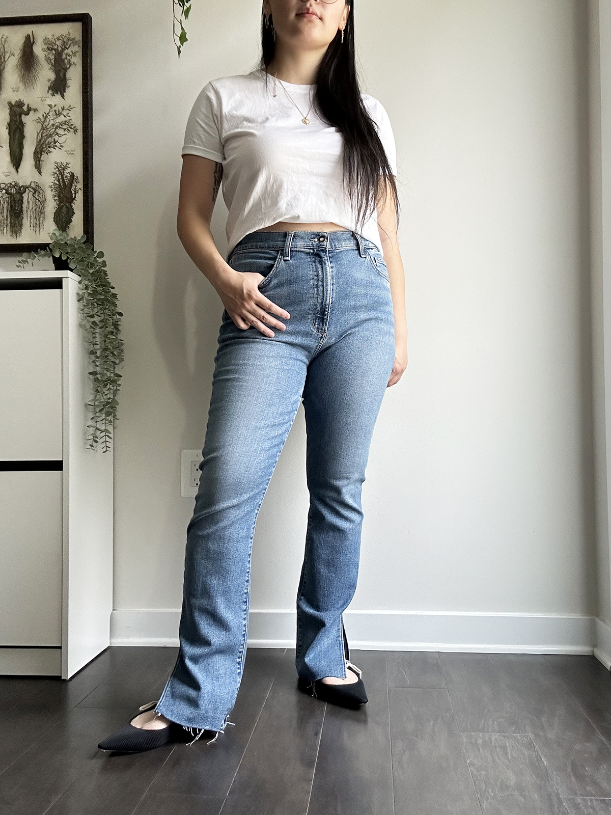 Favorite Daughter's The Valentina Shortie Super High Rise Tower on a 5'3" size 12/31 person.